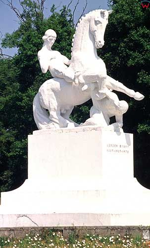 Pomnik Leszka Białego w Marcinkowie